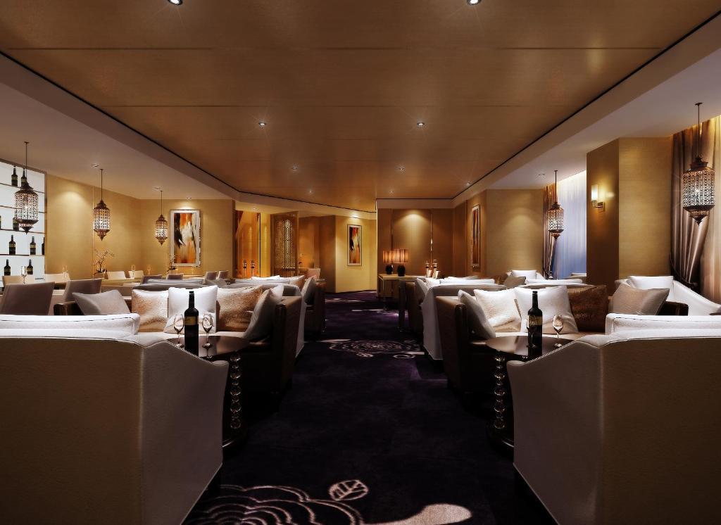 House International Hotel Чэнду Экстерьер фото