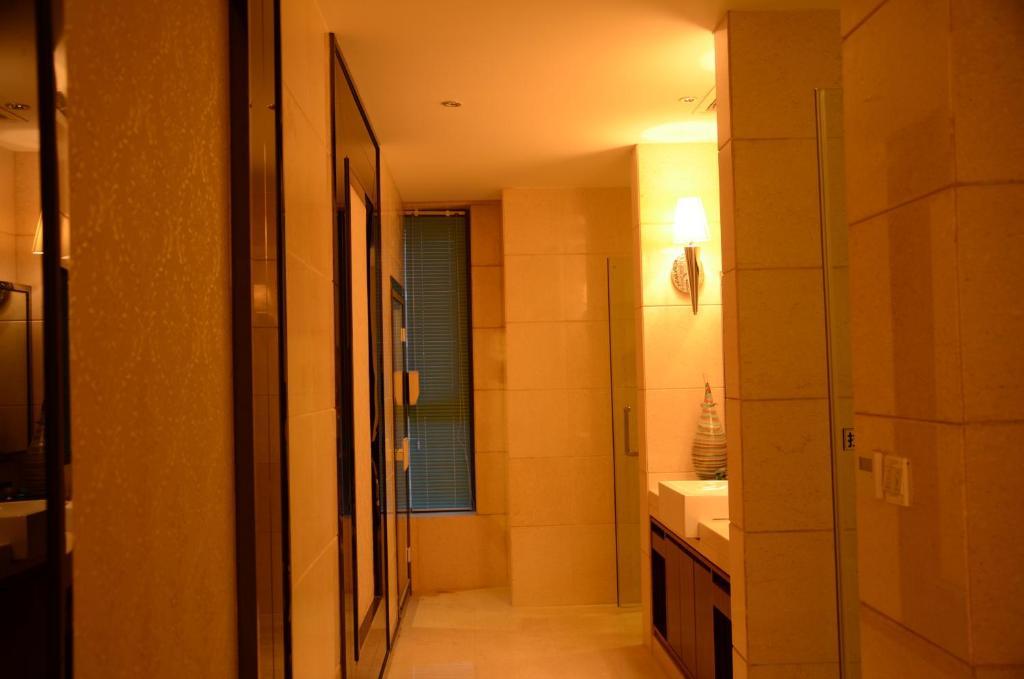 House International Hotel Чэнду Экстерьер фото