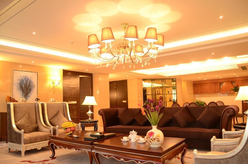 House International Hotel Чэнду Экстерьер фото